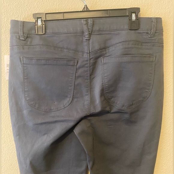 #46 Wit & Wisdom Shadow Gray High Rise Itty Bitty Boot Pants - Picture 6 of 9